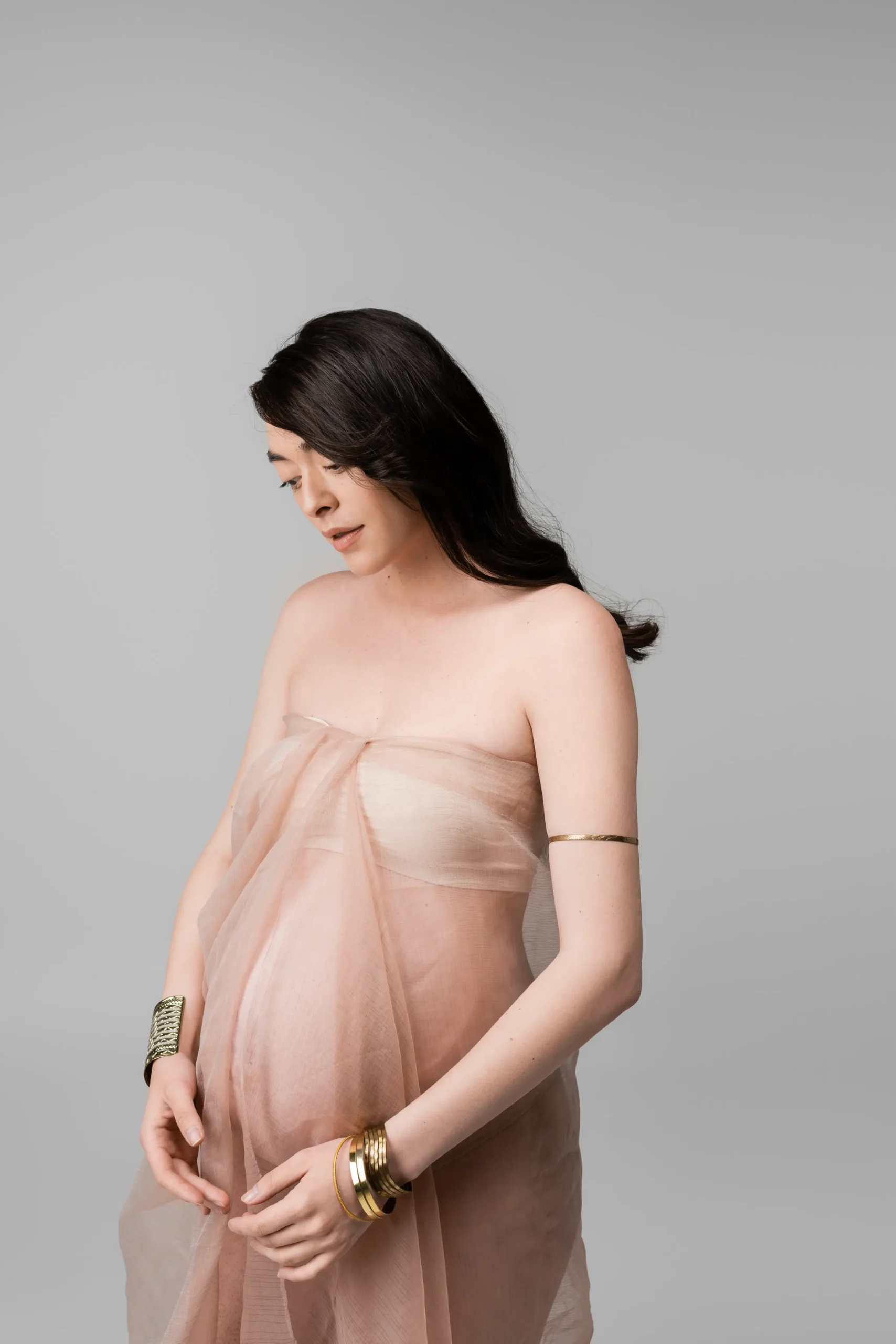 Maternity photography - Ladies Studio Canada